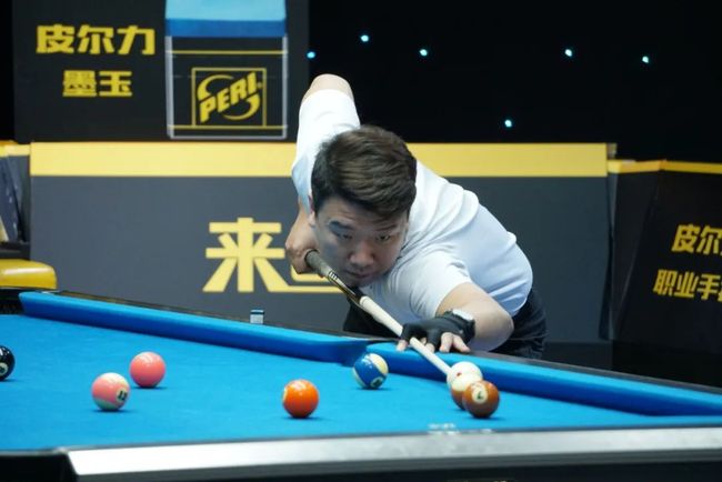 出了他独特 出了他独特