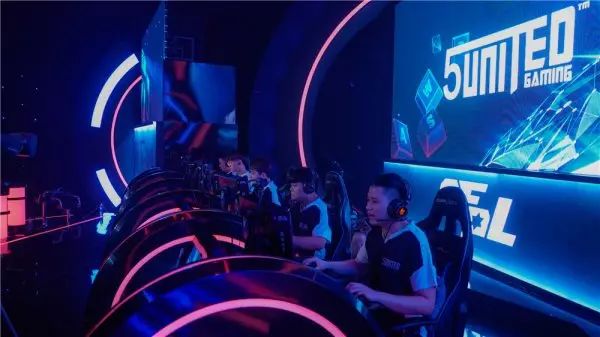 是她成功的 是她成功的