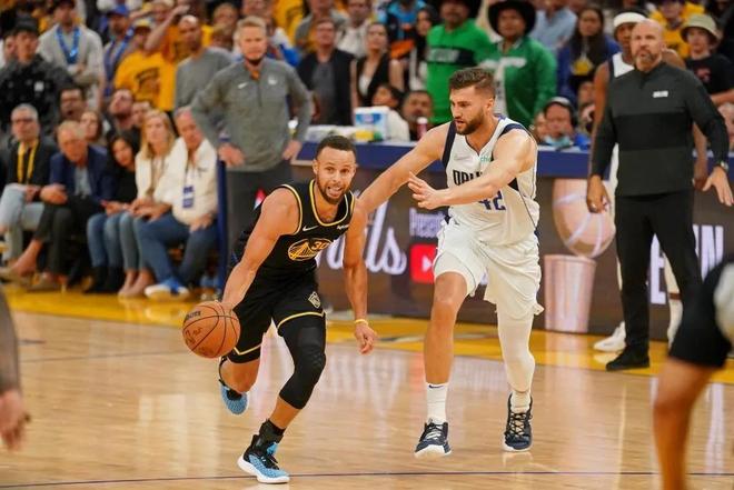 塔图姆和莫 塔图姆和莫